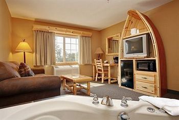 Whitefish Lodge And Suites Cross Lake Ngoại thất bức ảnh