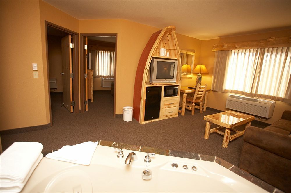 Whitefish Lodge And Suites Cross Lake Ngoại thất bức ảnh